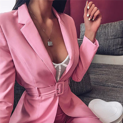 Tailleur Nova – L’impact spontané